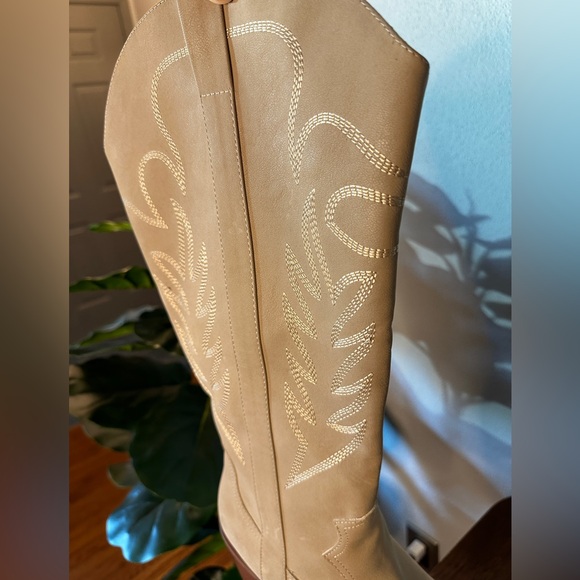 Torrid 10.5WW Wide Width Calf Tan Cowgirl Faux Suede Knee High Heel Boots - Picture 8 of 9